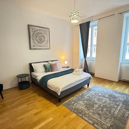 Charming Flat & Balcony Near Central Station L Bg5 Vienna Exterior photo