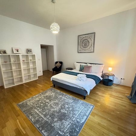 Charming Flat & Balcony Near Central Station L Bg5 Vienna Exterior photo