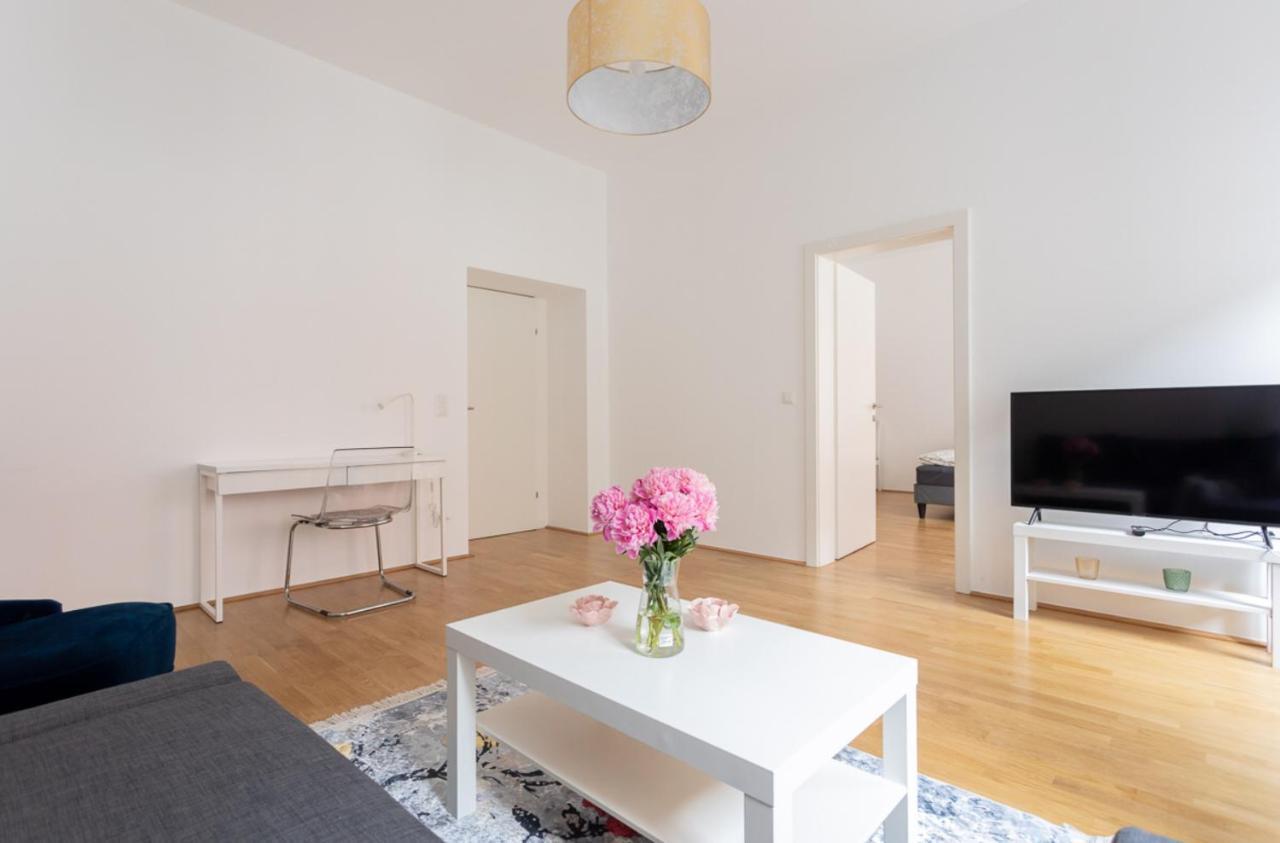 Charming Flat & Balcony Near Central Station L Bg5 Vienna Exterior photo