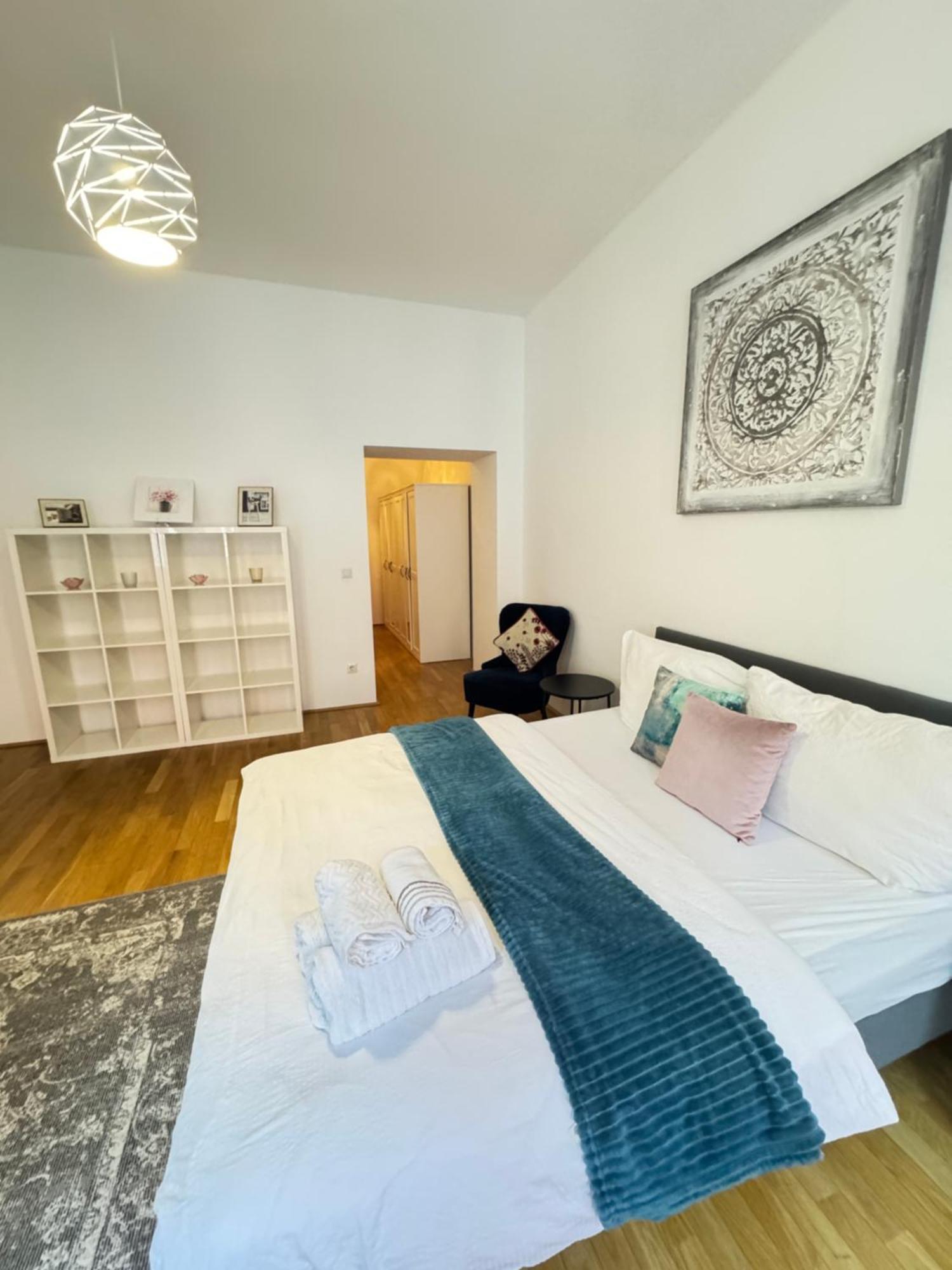 Charming Flat & Balcony Near Central Station L Bg5 Vienna Exterior photo