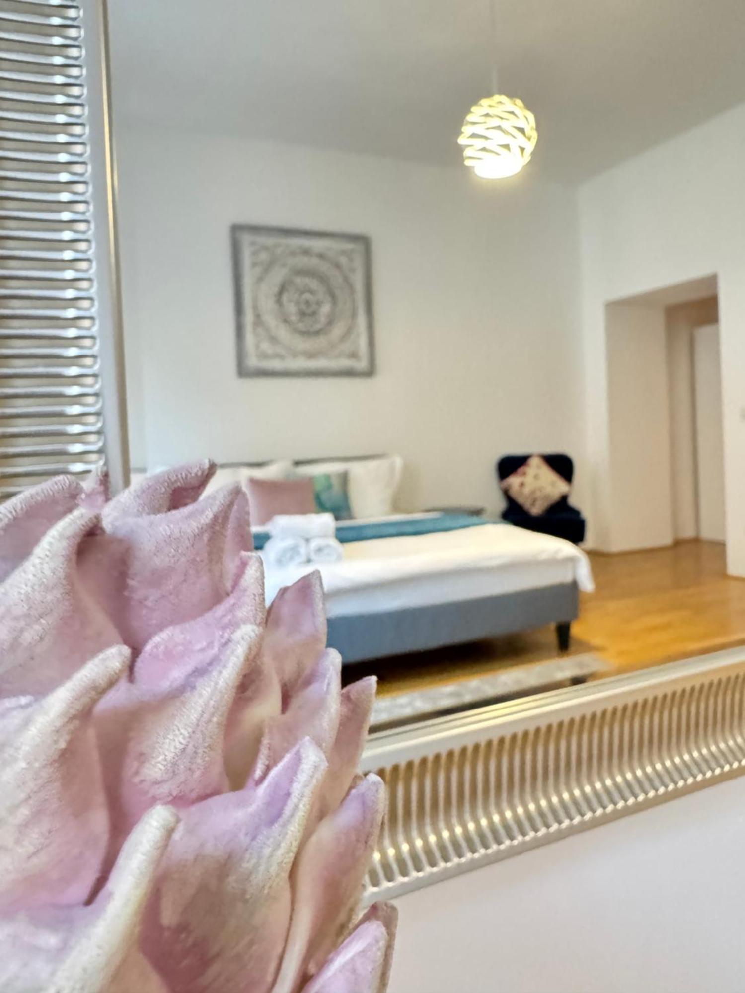 Charming Flat & Balcony Near Central Station L Bg5 Vienna Exterior photo